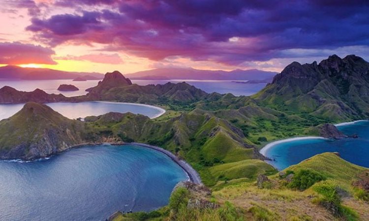6 Destinasi Wisata Alam dengan Pemandangan yang Indah di Indonesia
