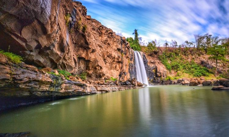 10 Air Terjun Segar untuk Liburan Musim Panas Anda di Pulau Jawa