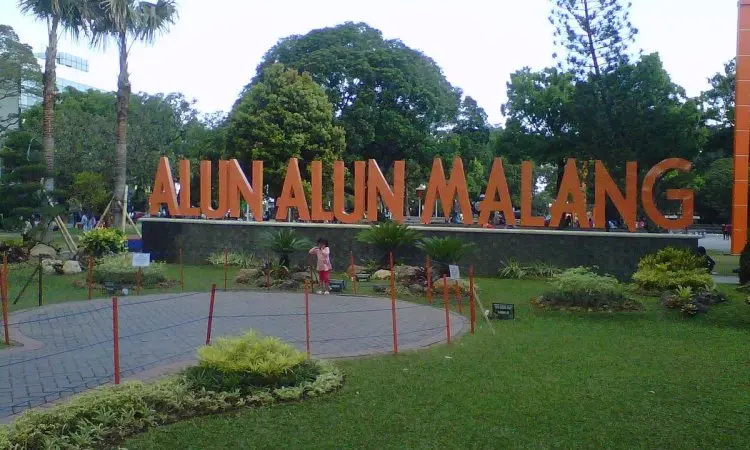 Alun-Alun Malang: Memukau dengan Daya Tarik, Rute Lokasi, dan Aktivitasnya