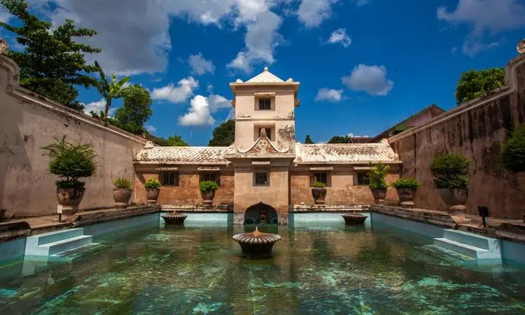 Kampung Wisata Taman Sari: Mempersembahkan Keindahan Budaya Jawa dalam Satu Destinasi