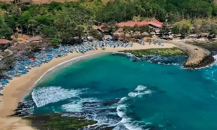 Pantai Rancabuaya - Mutiara Tersembunyi di Jawa Barat: Daya Tarik, Rute, Lokasi dan Aktivitas